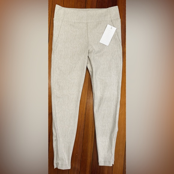 Athleta Delancey Skyline Textures Tight Sz M - Picture 3 of 7